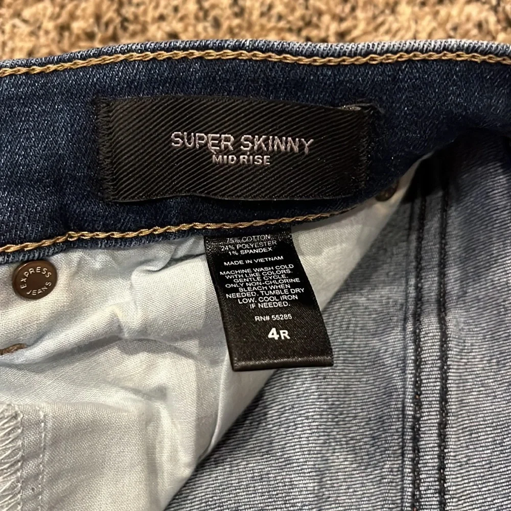 Express Mid Rise Jeans - Picture 3 of 5